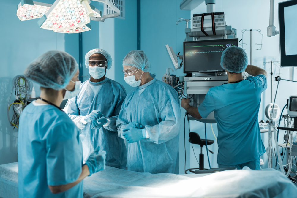 Healthcare workers in a hospital room representing healthcare jobs in Dalls