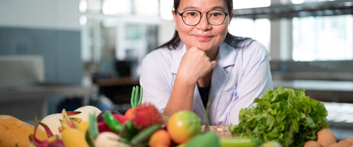 A registered dietitian helps people embrace a healthy diet and understand the role of good nutrition