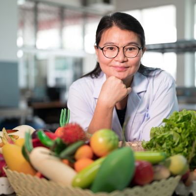 A dietetic technician helps people understand the role of good nutrition for healing and a healthy life