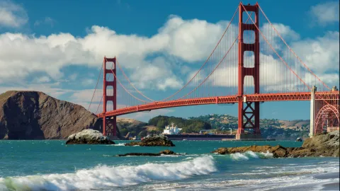 Golden Gate Bridge in San Francisco, California